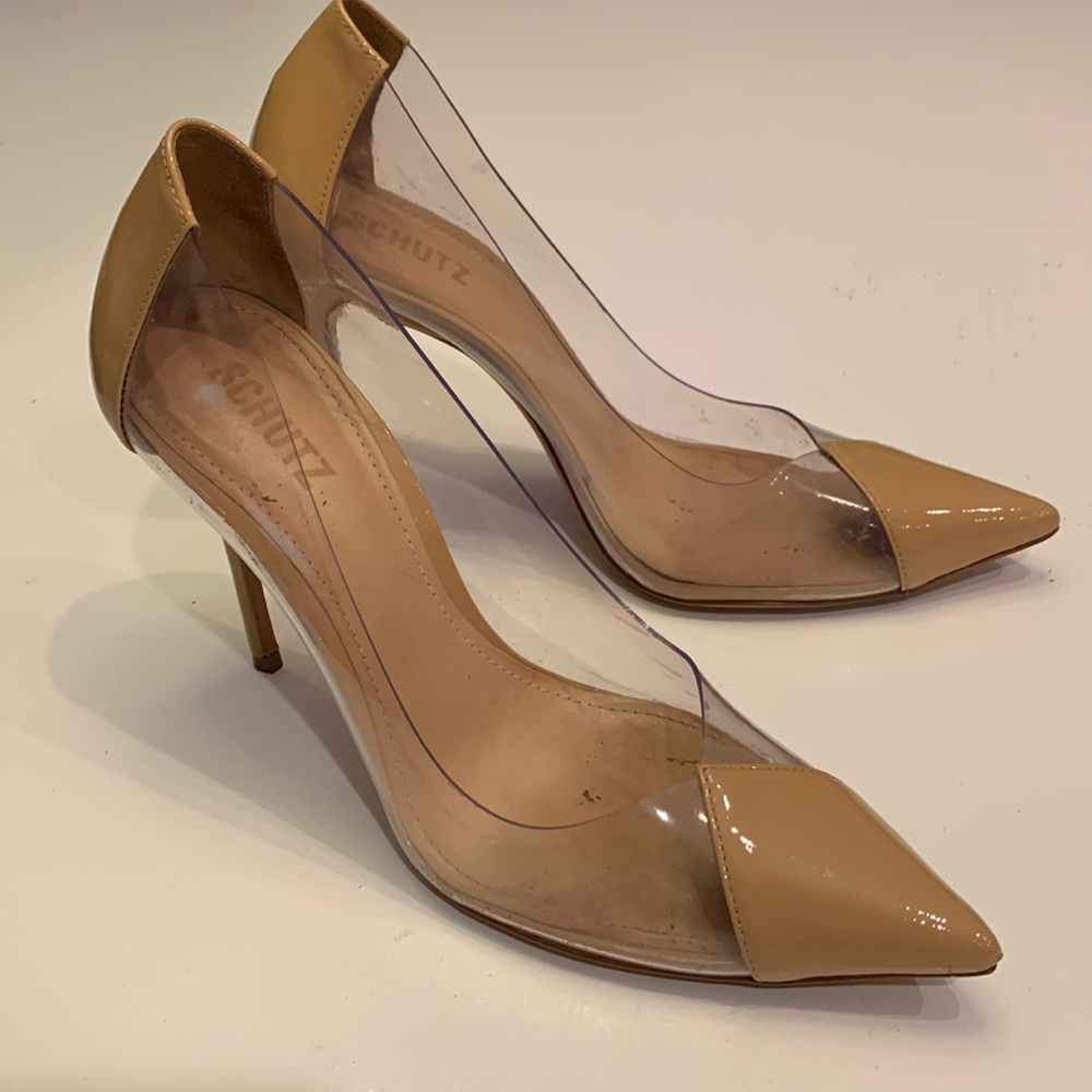 Schultz Beige patent leather and clear heels